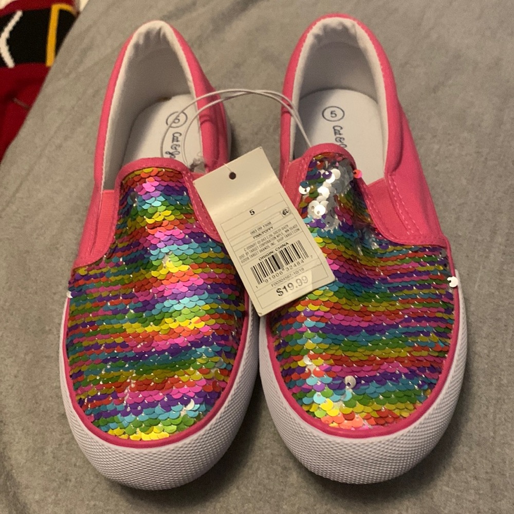 Brand new cat and jack shoes size 5 women’s payed 19.99 asking 12.00